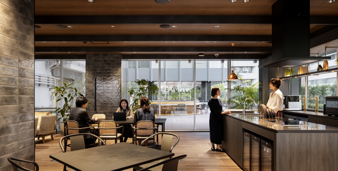 The kitchen bar
